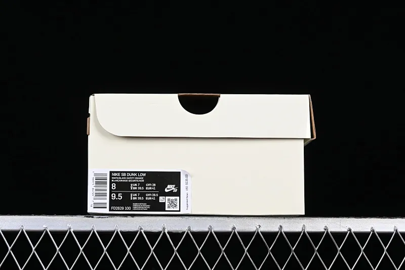 All categories Nk SB Dunk Series Nk SB Dunk Low low-top sneakers Tightbooth x Nk SB Dunk joint model Inverted Panda SB low-top casual sports skateboard shoes FD2629-100